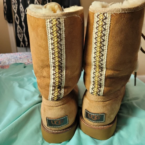 UGG ROMMY LACE UP CHESTNUT BOOT - Picture 12 of 16